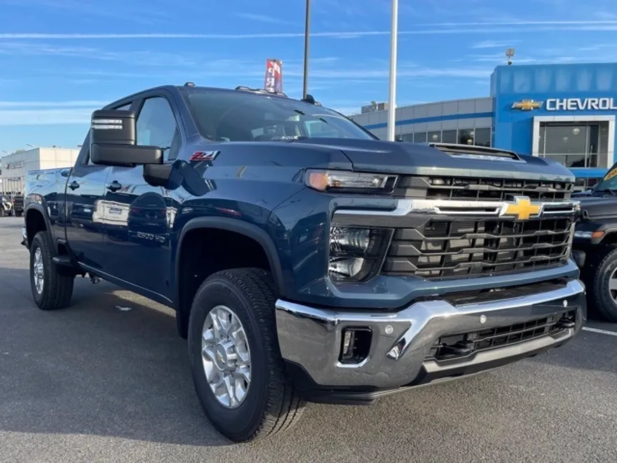 2026 Chevrolet Silverado 2500HD LT photo 1
