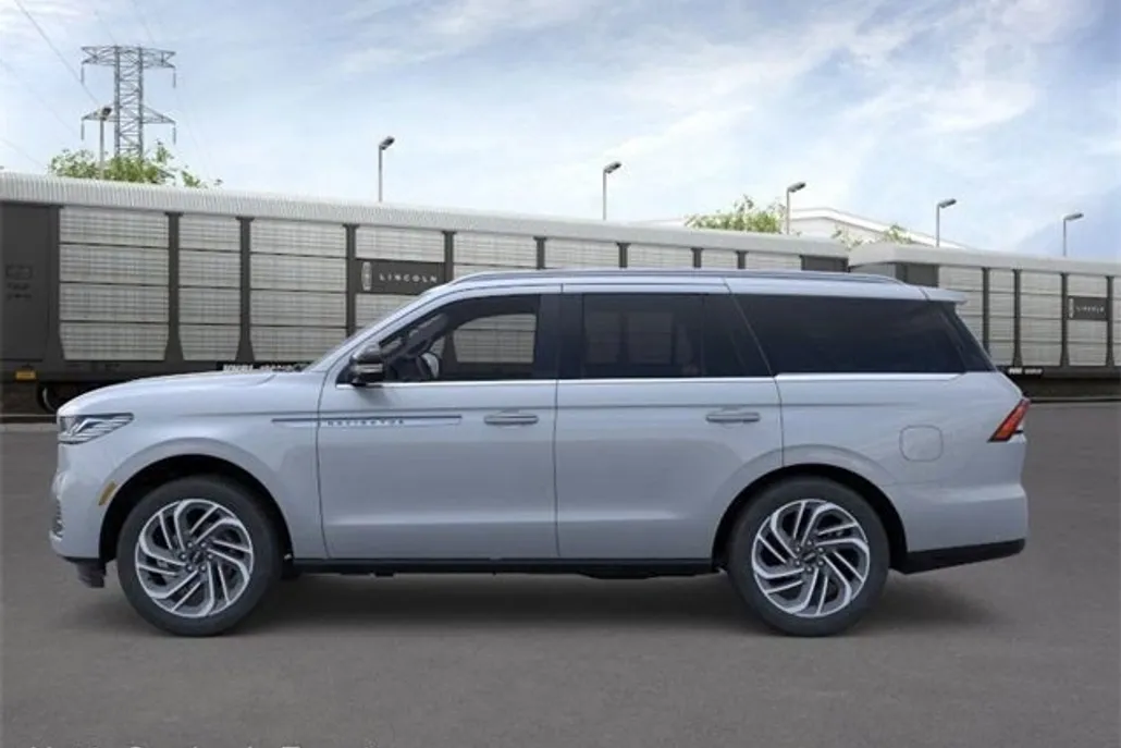2025 Lincoln Navigator Reserve photo 1