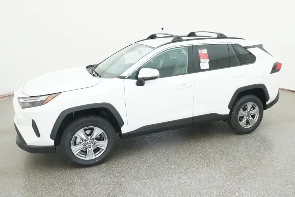 2025 Toyota RAV4 XLE photo 1