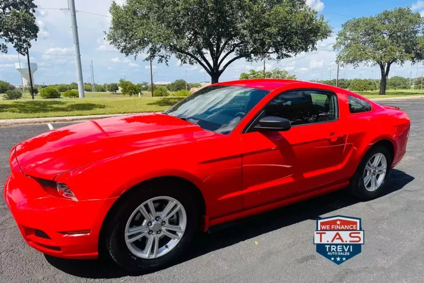 2014 Ford Mustang V6 photo 1