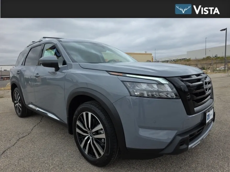 2025 Nissan Pathfinder Platinum photo 1