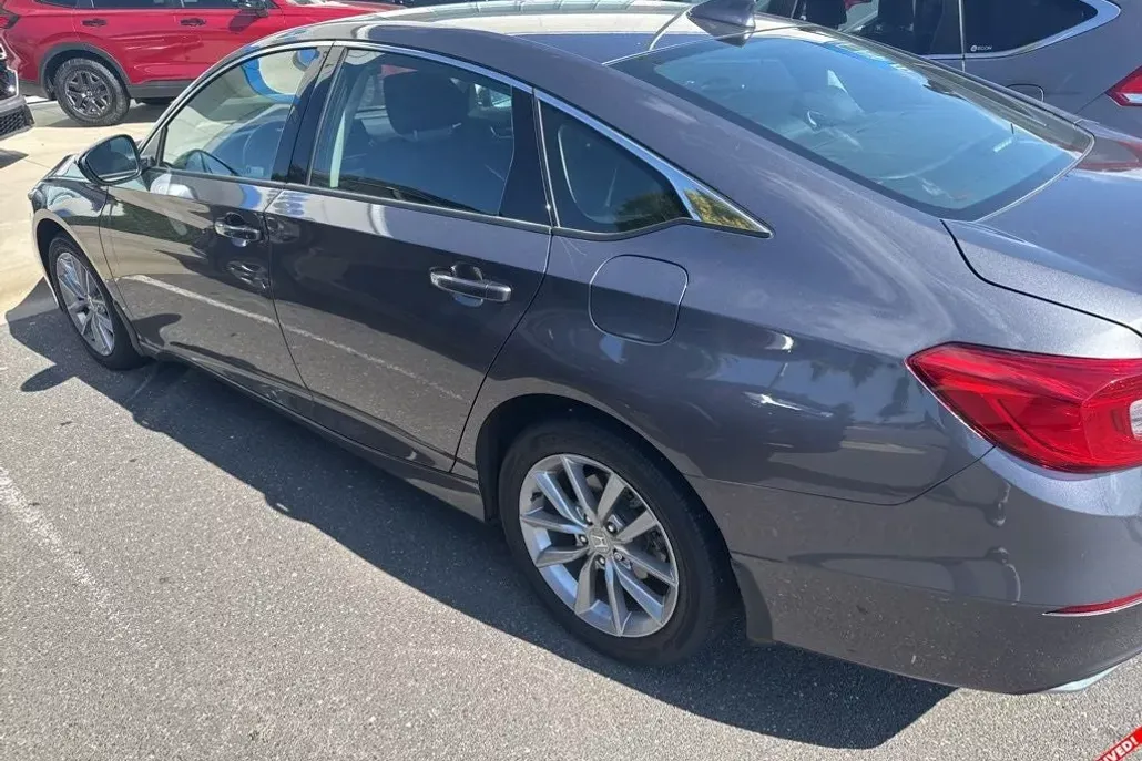 2022 Honda Accord LX photo 1