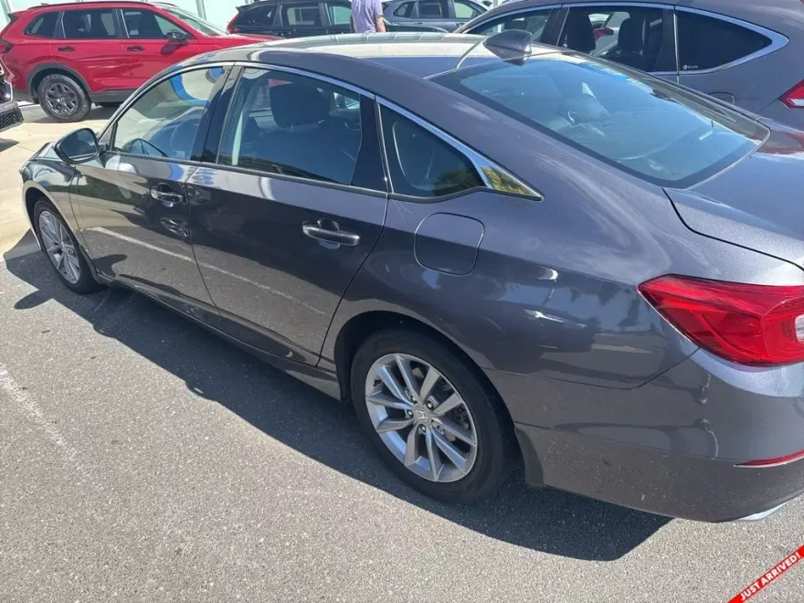 2022 Honda Accord LX photo 1