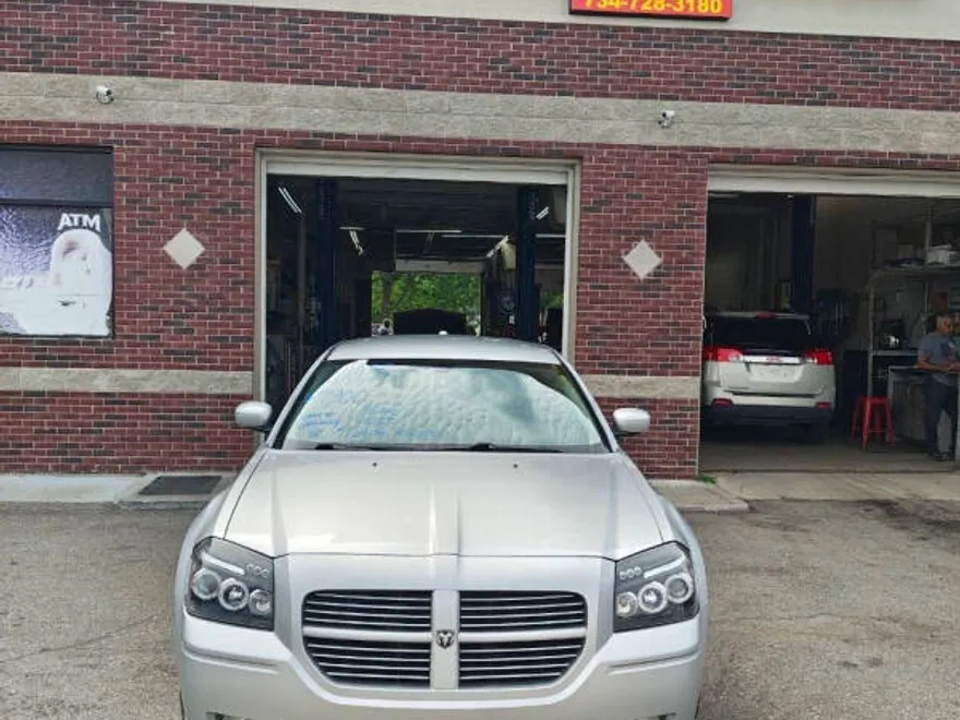 2005 Dodge Magnum RT photo 1