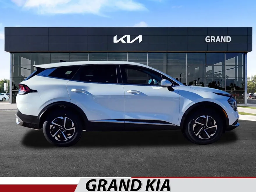 2025 Kia Sportage Hybrid LX photo 1