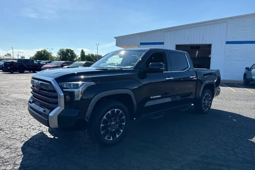 2023 Toyota Tundra Limited photo 1
