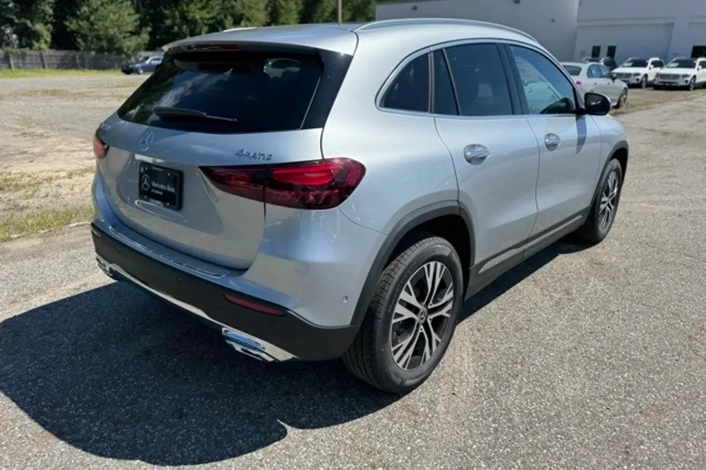 2026 Mercedes Benz GLA 250 4MATIC photo 1