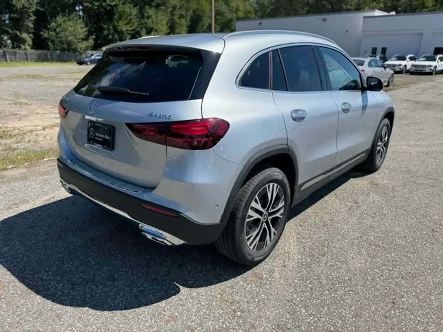 2026 Mercedes Benz GLA 250 4MATIC photo 1