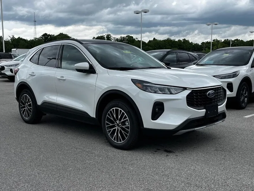 2025 Ford Escape photo 1
