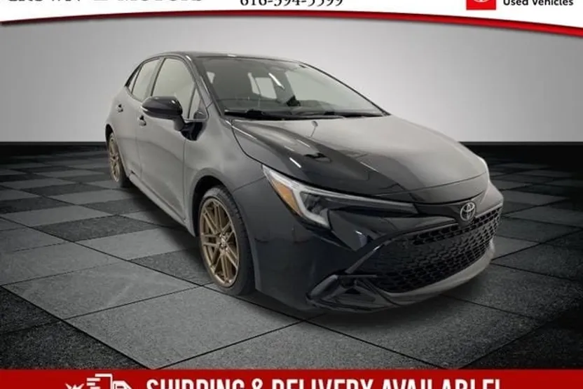 2024 Toyota Corolla SE photo 1