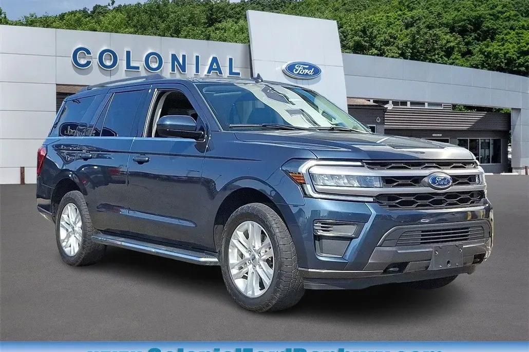 2022 Ford Expedition XLT photo 1