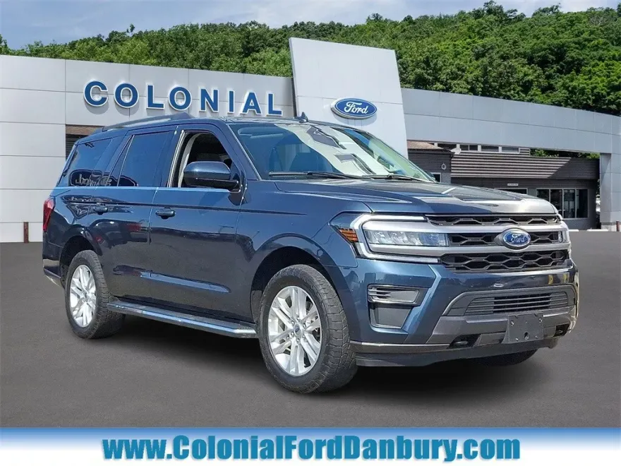 2022 Ford Expedition XLT photo 1