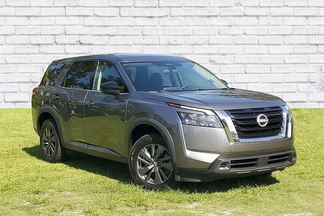 2023 Nissan Pathfinder S photo 1