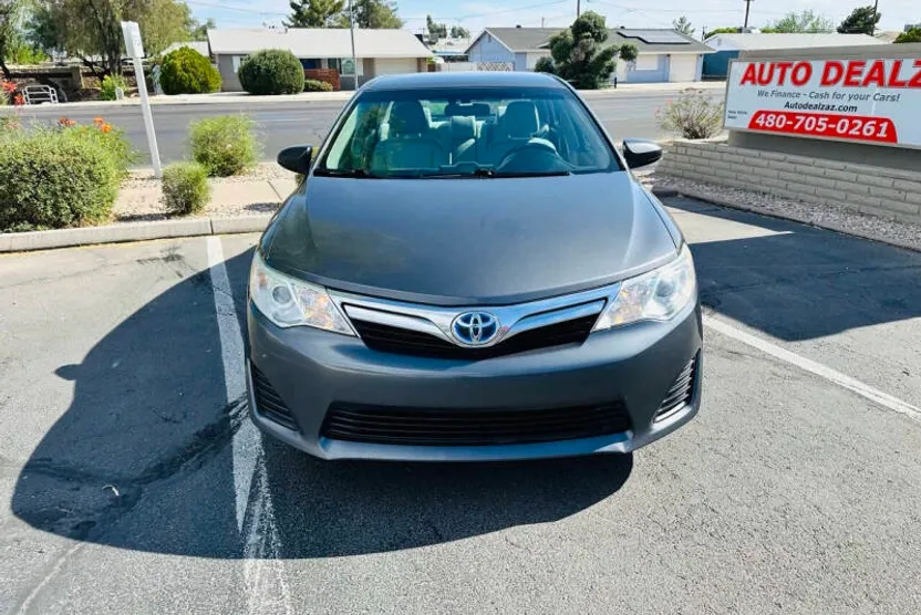 2012 Toyota Camry Hybrid LE photo 1