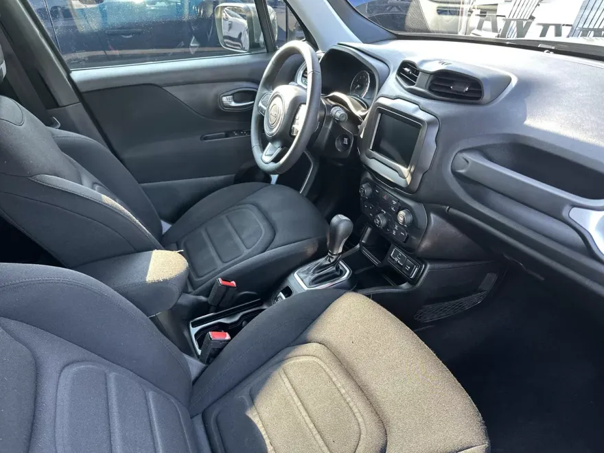 2021 Jeep Renegade Latitude photo 1