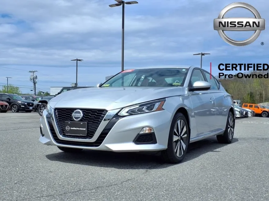 2022 Nissan Altima 2.5 SV photo 1