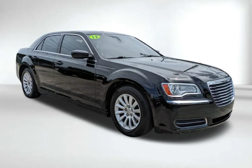 2012 Chrysler 300 Base photo 1