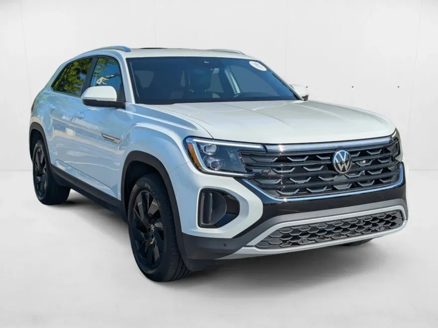 2025 Volkswagen Atlas Cross Sport SE Technology photo 1