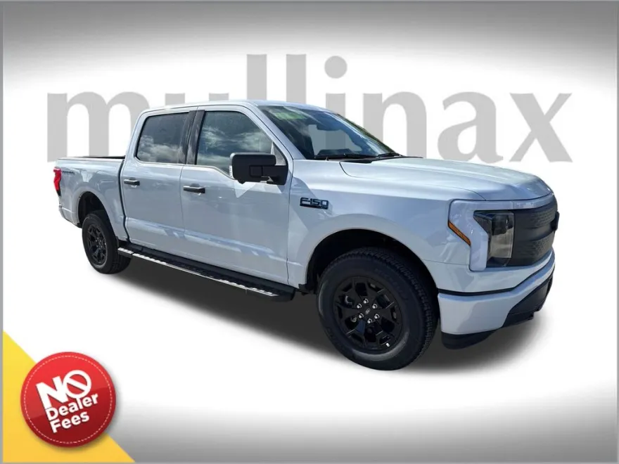 2025 Ford F-150 Lightning XLT photo 1