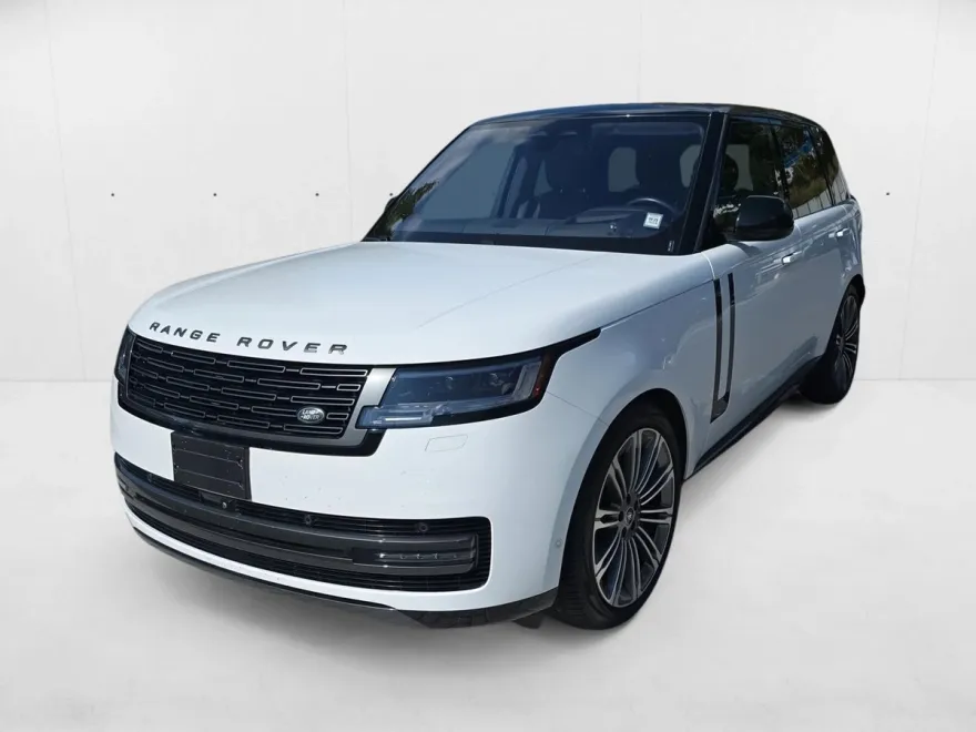 2023 Land Rover Range Rover SE photo 1