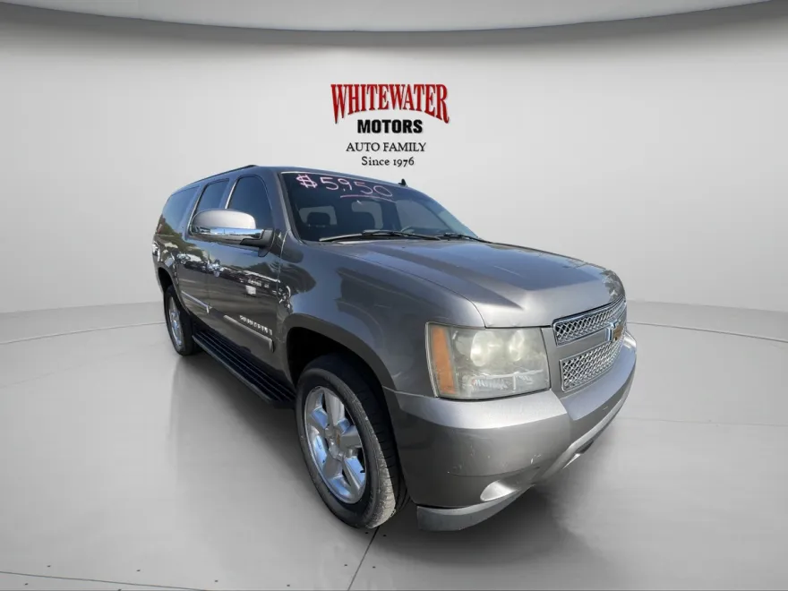2007 Chevrolet Suburban LT photo 1
