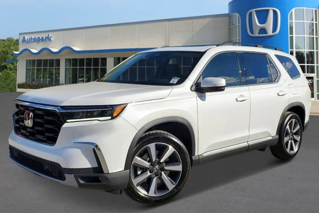 2025 Honda Pilot Touring photo 1