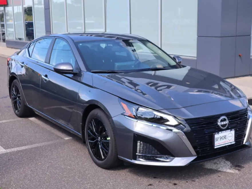 2025 Nissan Altima SV photo 1