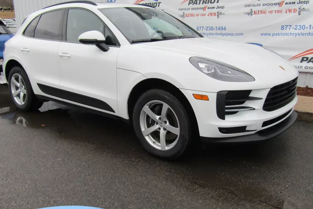 2021 Porsche Macan Base photo 1