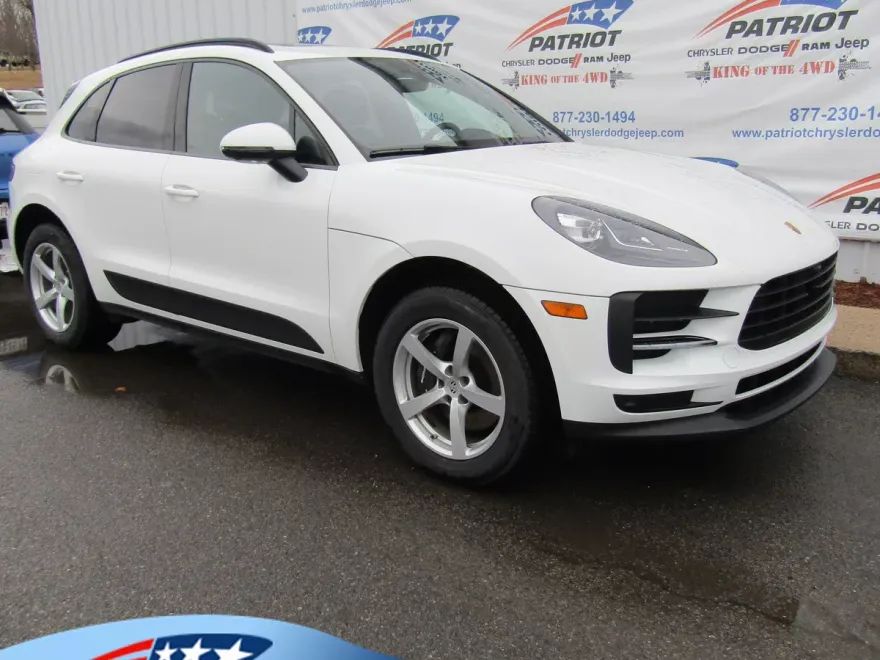 2021 Porsche Macan Base photo 1