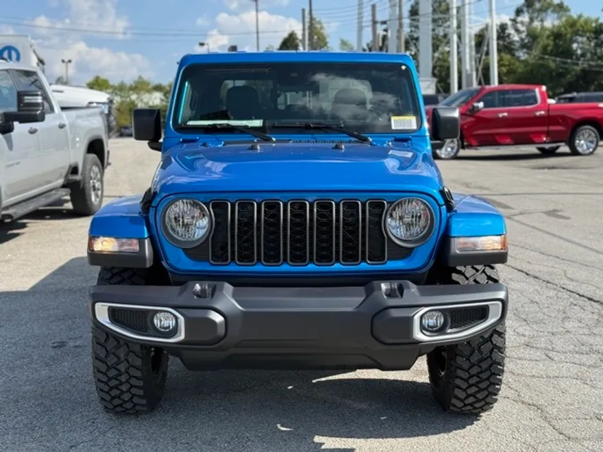 2025 Jeep Gladiator Sport photo 1