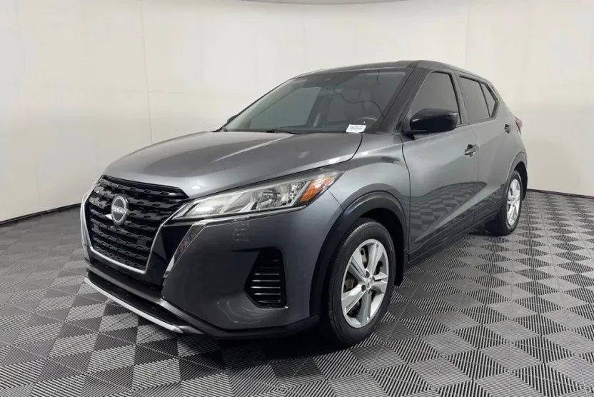 2022 Nissan Kicks S photo 1