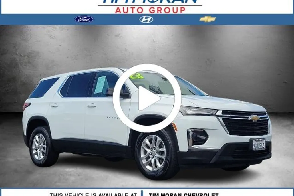 2023 Chevrolet Traverse LS photo 1