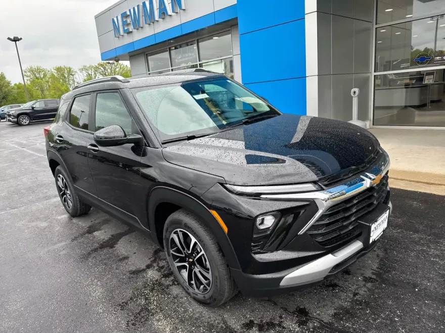 2025 Chevrolet Trailblazer LT photo 1