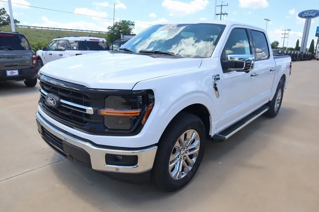 2025 Ford F-150 XLT photo 1