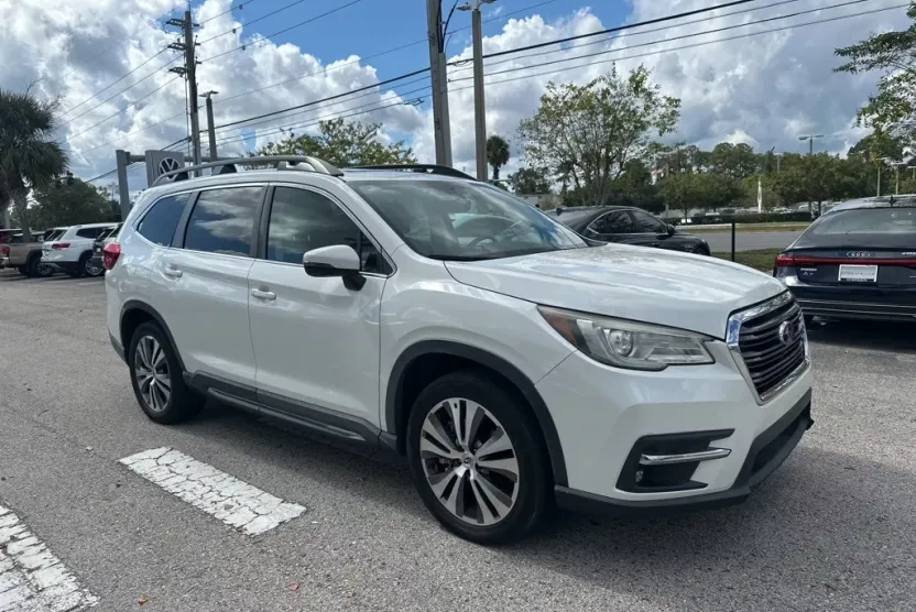 2019 Subaru Ascent Limited photo 1
