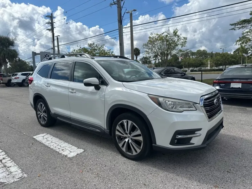 2019 Subaru Ascent Limited photo 1