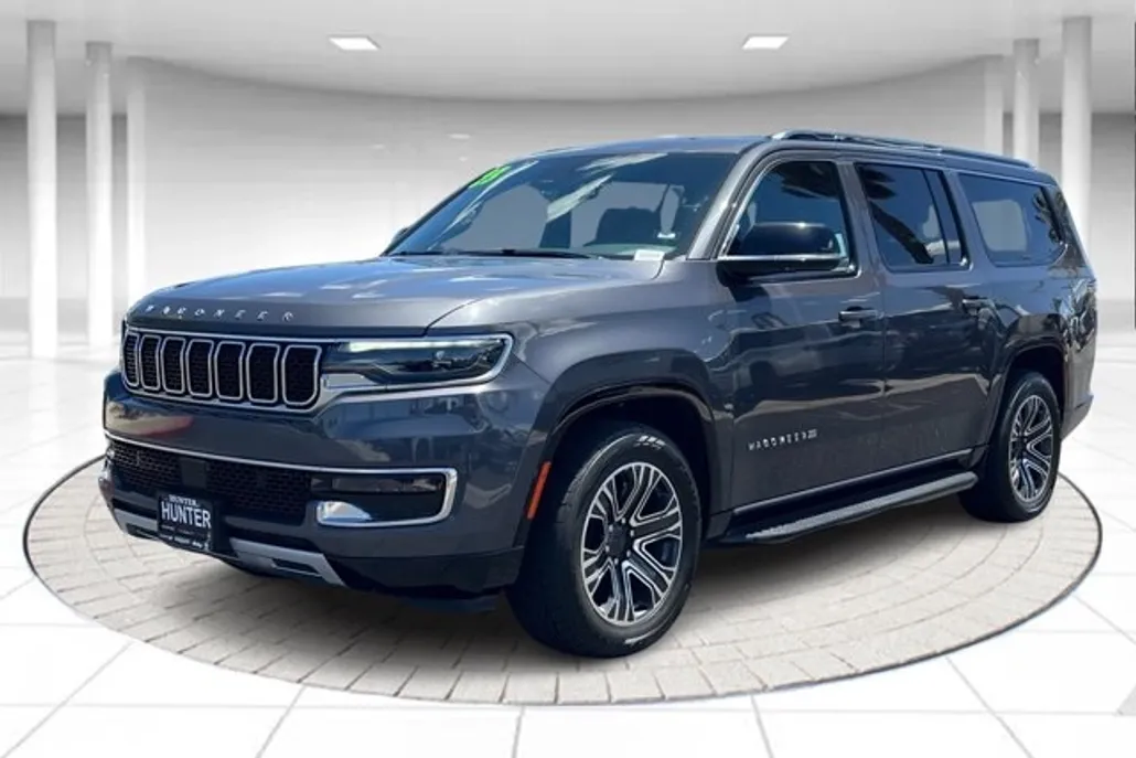2023 Jeep Wagoneer L Series II photo 1