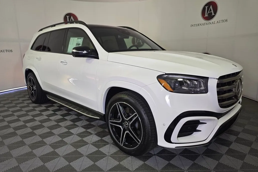 2025 Mercedes Benz GLS 450 4MATIC photo 1