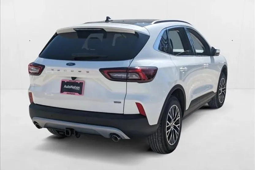2025 Ford Escape Premium photo 1