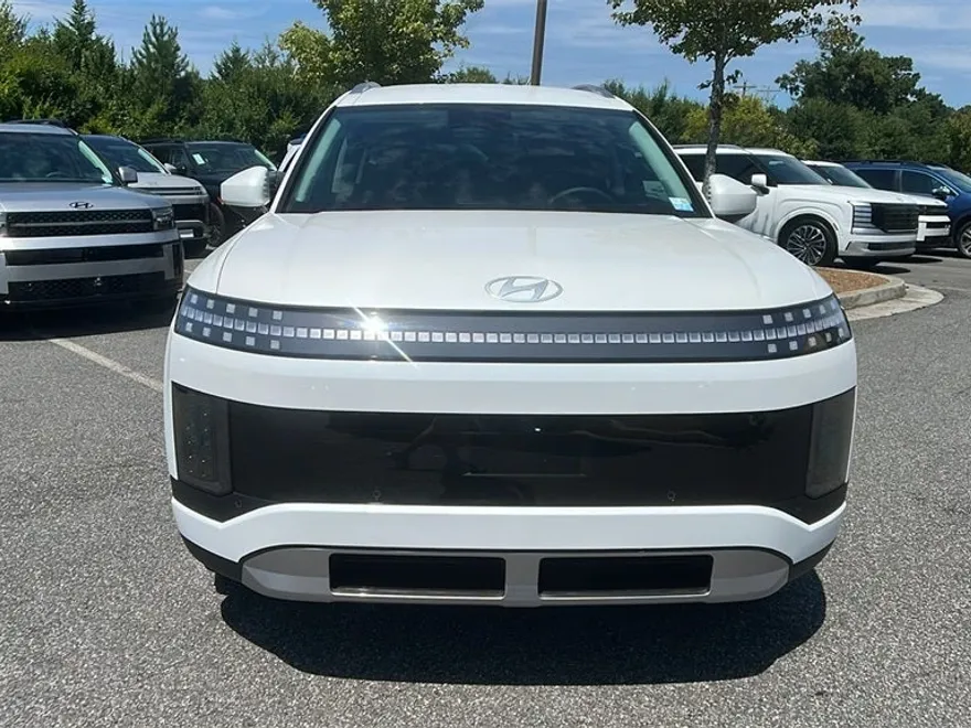 2026 Hyundai Ioniq SE photo 1