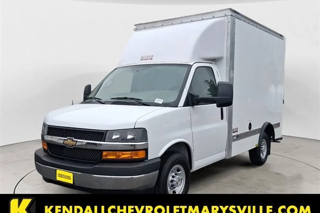 2024 Chevrolet Express Cutaway 3500 photo 1