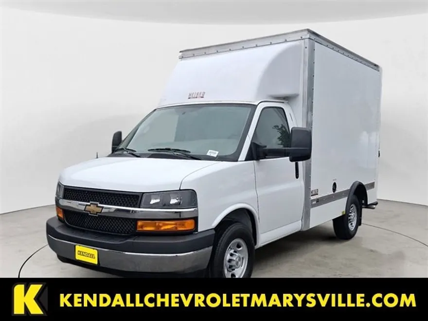 2024 Chevrolet Express Cutaway 3500 photo 1