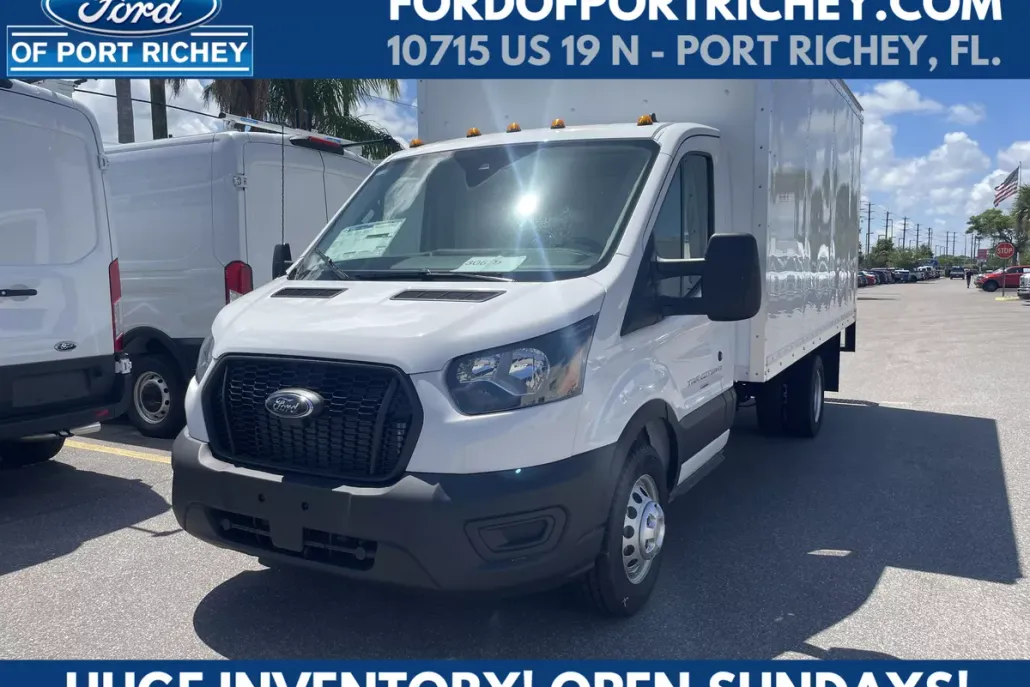 2024 Ford Transit Cutaway photo 1