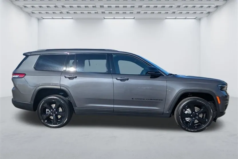 2025 Jeep Grand Cherokee Altitude X photo 1