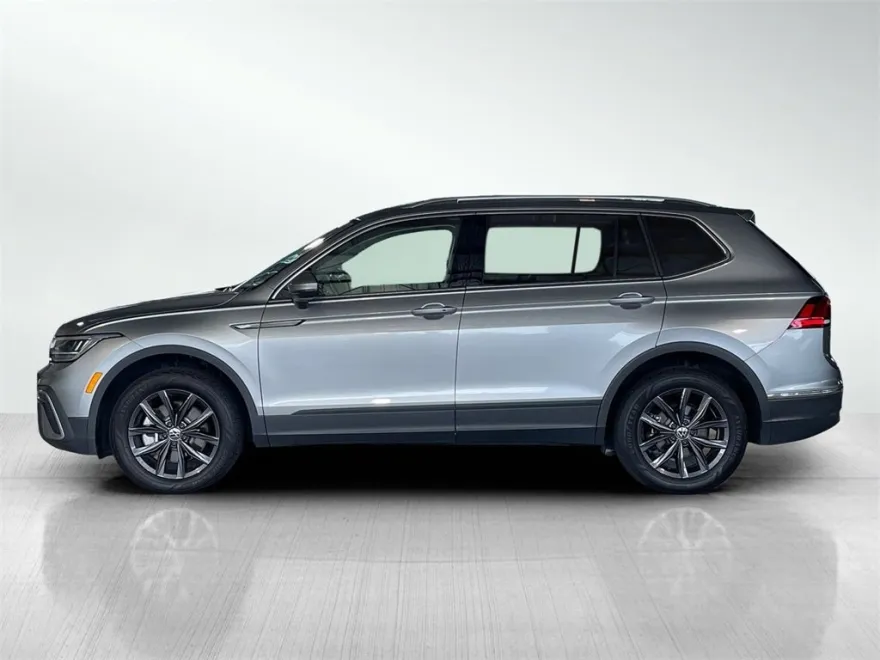 2024 Volkswagen Tiguan SE Wolfsburg Edition photo 1