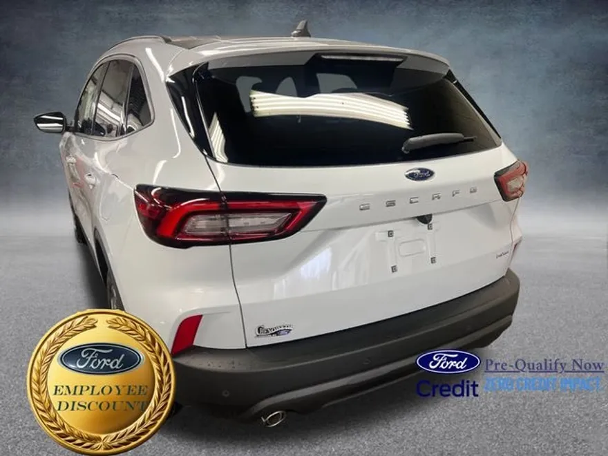 2025 Ford Escape ST-Line photo 1