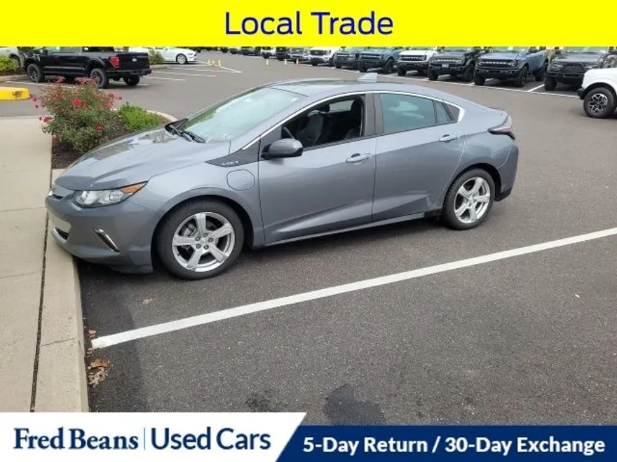 2018 Chevrolet Volt LT photo 1