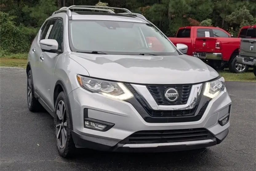 2019 Nissan Rogue SL photo 1