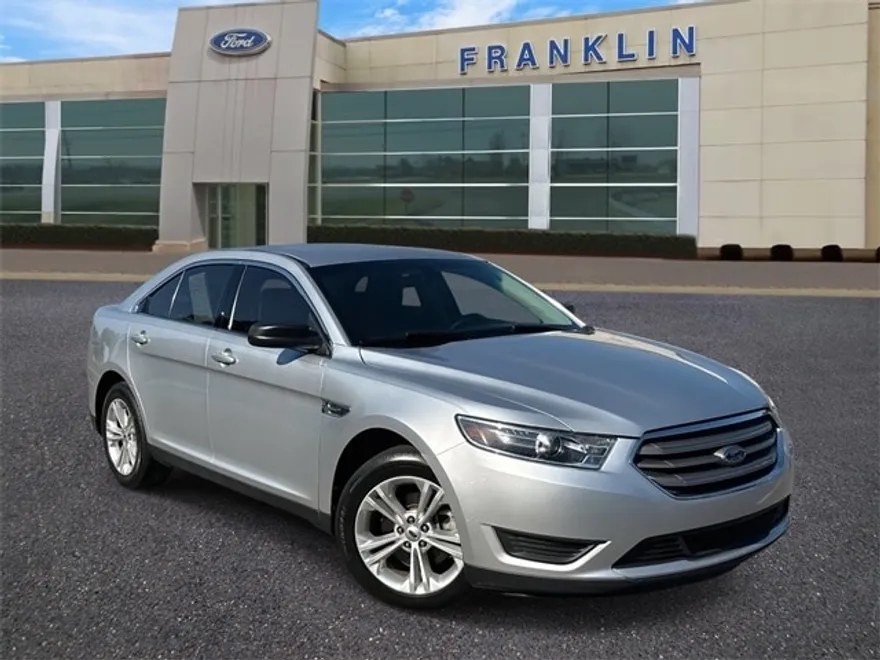 2019 Ford Taurus SE photo 1
