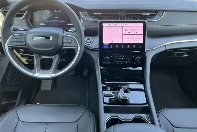 2025 Jeep Grand Cherokee Limited photo 1